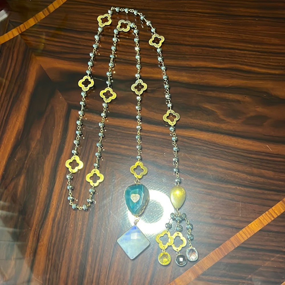 Woman’s necklace
